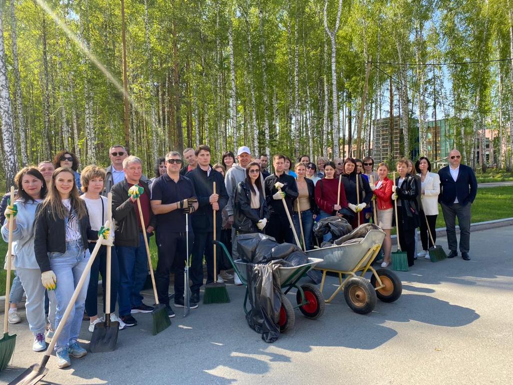 Субботник в рамках Экологической недели в Свердловской области проведен Министерством промышленности и науки Свердловской области