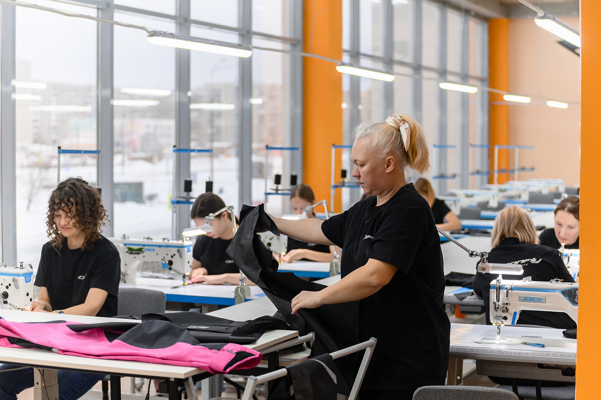 Новую линию по производству спортивной одежды запустили на Урале