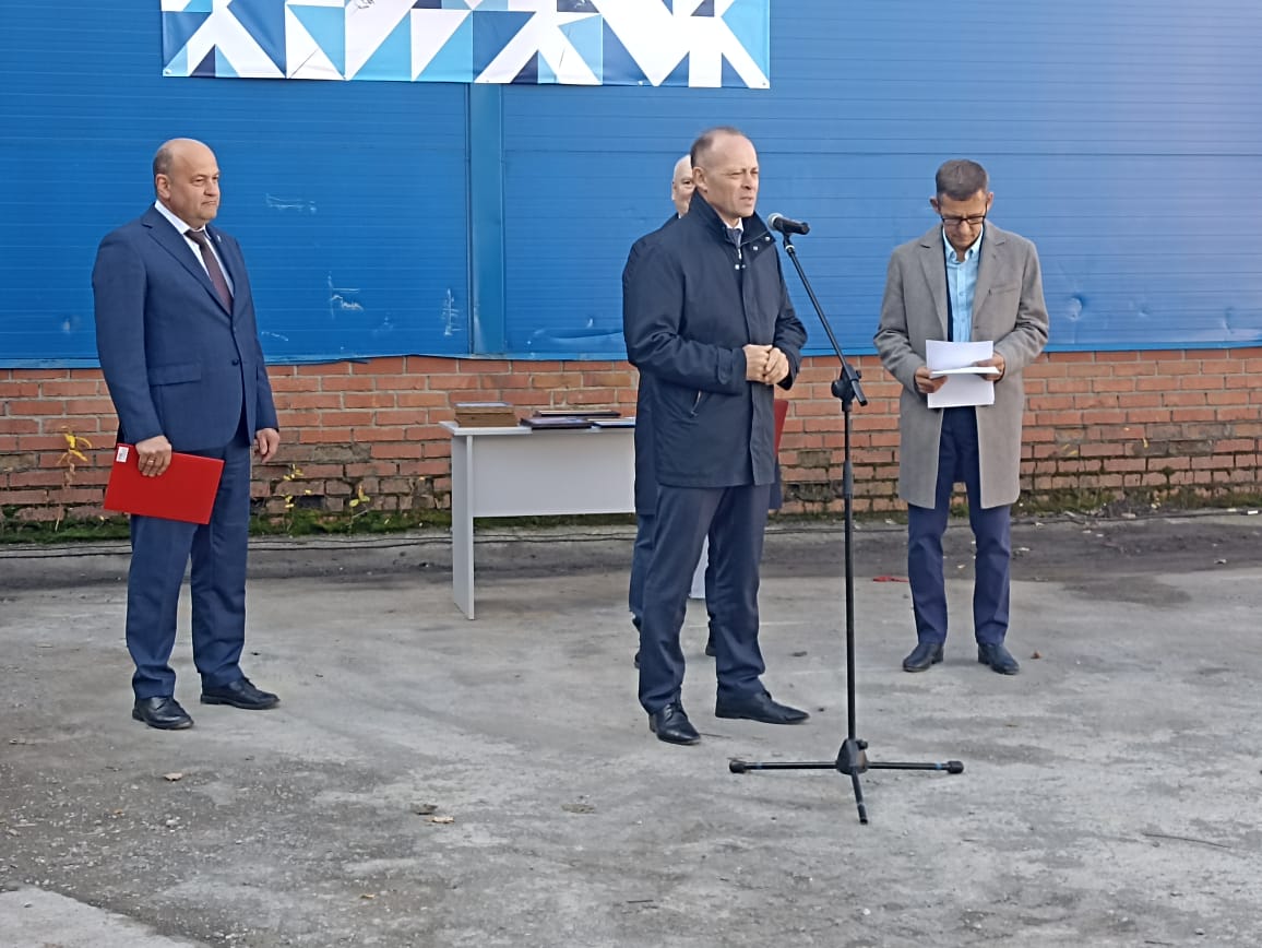 Сергей Пересторонин высоко оценил работу завода по производству многогранных опор в Полевском