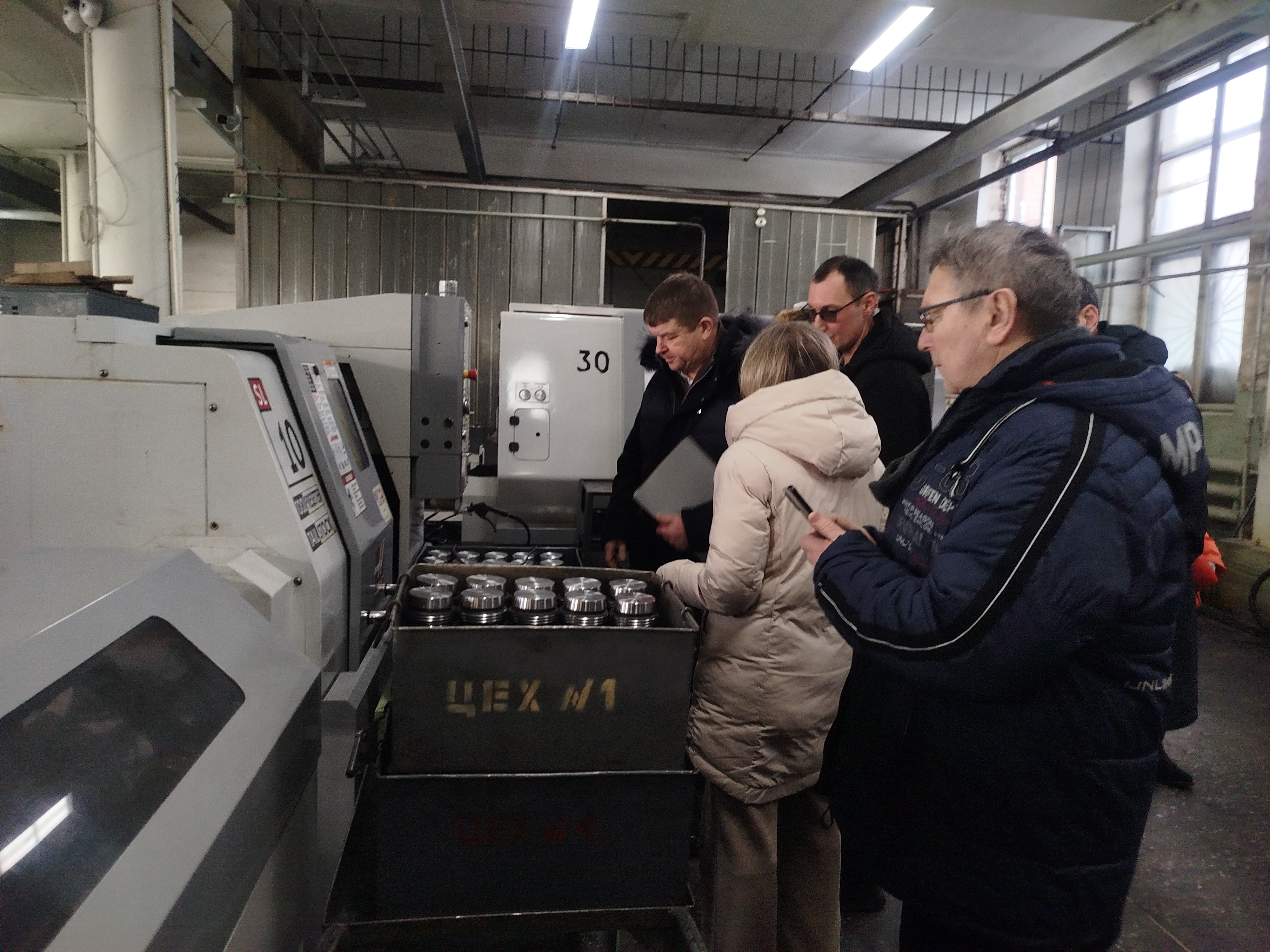 Заместитель Министра промышленности и науки Свердловской области  И.Ф. Зеленкин посетил с рабочим визитом ООО «Ревдинский завод светотехнических изделий»