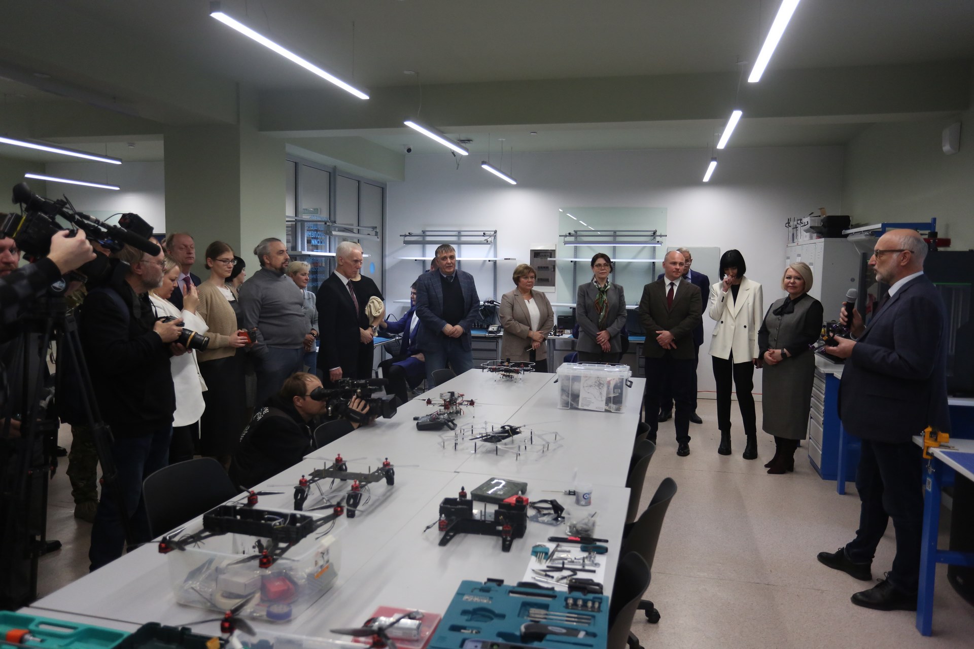 Центр по сборке беспилотных авиасистем «СТЕРХ» открылся на базе РГППУ в Екатеринбурге