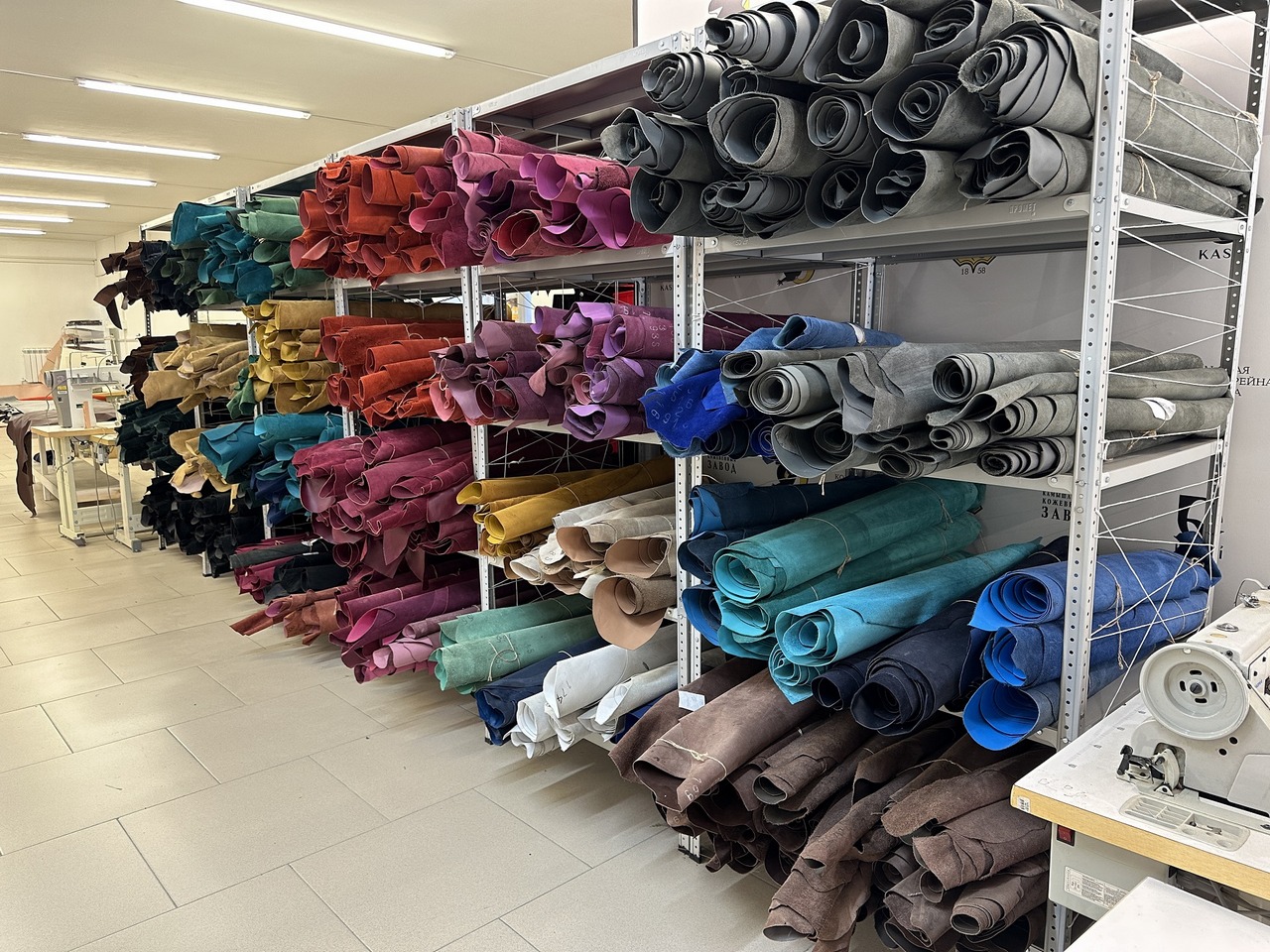 Завод по выпуску 10 тысяч пар кожаной обуви в месяц построят в Свердловской области 